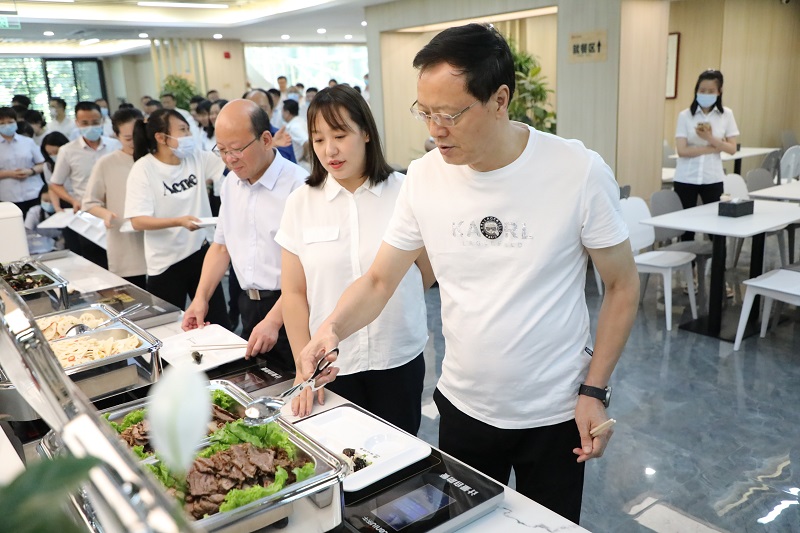 生態(tài)水泥公司“華山印象”職工智慧餐廳正式營(yíng)業(yè)啦！